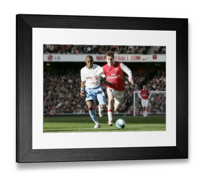 Framed Print : Alex Hleb (Arsenal) Nigel Reo-Coker (Villa) Framed Print : Alex Hleb (Arsenal) Nigel Reo-Coker (Villa)