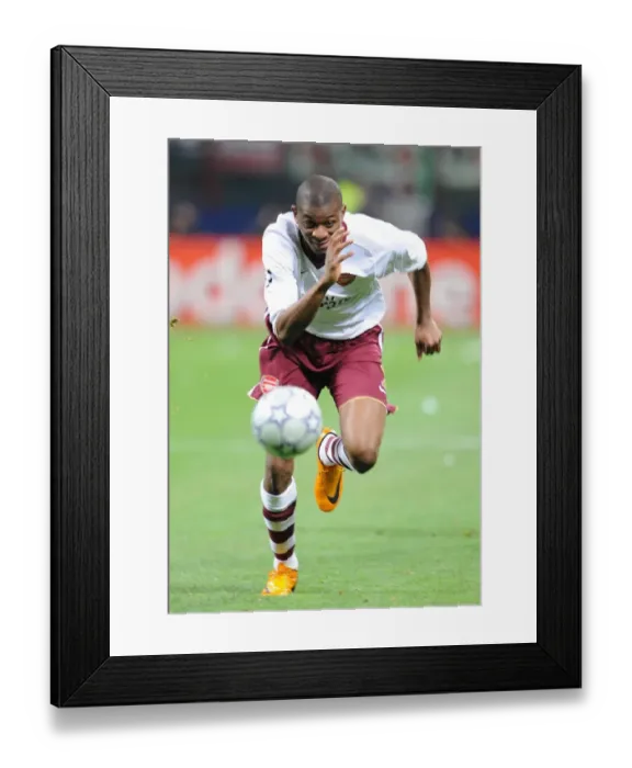 Framed Print : Abu Diaby's Brilliant Performance: Arsenal's 2-0 Victory Over AC Milan in Champions League (2008)