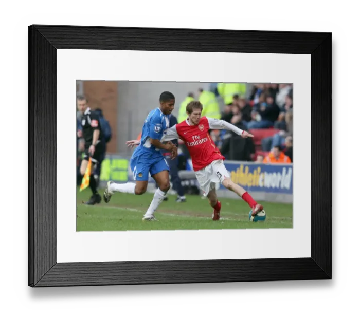 Framed Print : Alex Hleb (Arsenal) Antonio Valencia (Wigan) Framed Print : Alex Hleb (Arsenal) Antonio Valencia (Wigan)