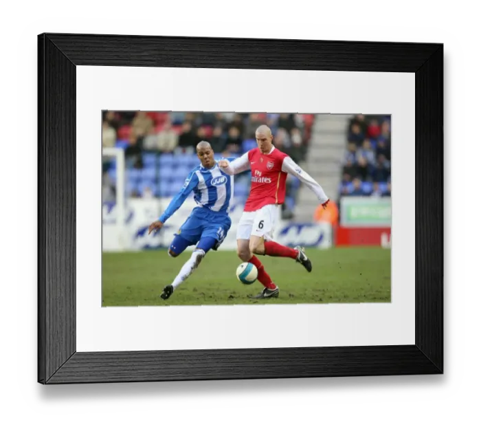 Framed Print : Philippe Senderos (Arsenal) Marlon King (Wigan)