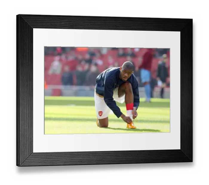 Framed Print : Abou Diaby in Action: Thrilling 1-1 Barclays Premier League Clash between Arsenal and Aston Villa (01 / 03 / 08)