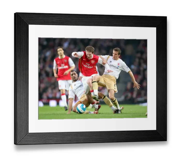 Framed Print : Alex Hleb (Arsenal) Mohamed Shawky and Gary O Neil (Boro)