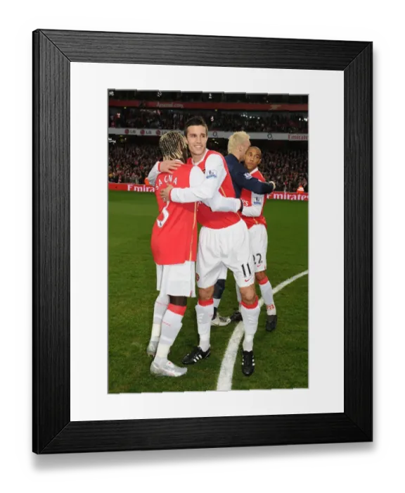 Framed Print : Robin van Persie and Bacary Sagna (Arsenal) before the match