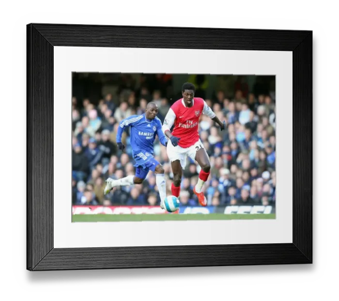 Framed Print : Emmanuel Adebayor (Arsenal) Claude Makelele (Chelsea) Framed Print : Emmanuel Adebayor (Arsenal) Claude Makelele (Chelsea)