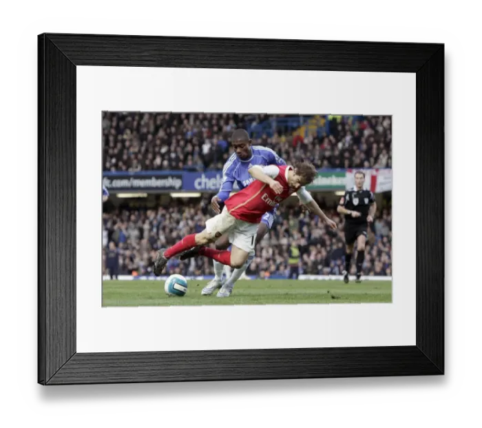 Framed Print : Mathieu Flamini (Arsenal) Salomon Kalou (Chelsea)