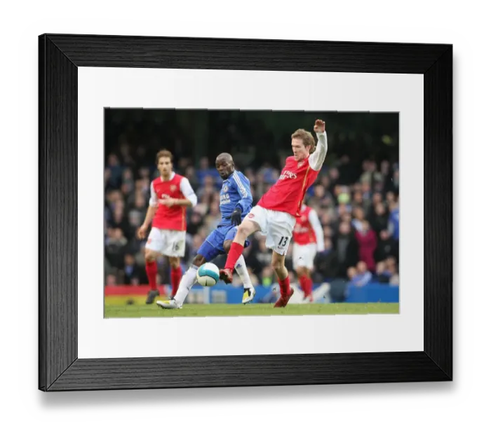 Framed Print : Alex Hleb (Arsenal) Claude Makelele (Chelsea)