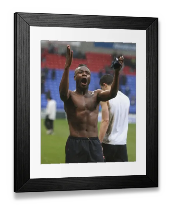 Framed Print : Gallas's Triumph: Arsenal Edge Past Bolton 3-2