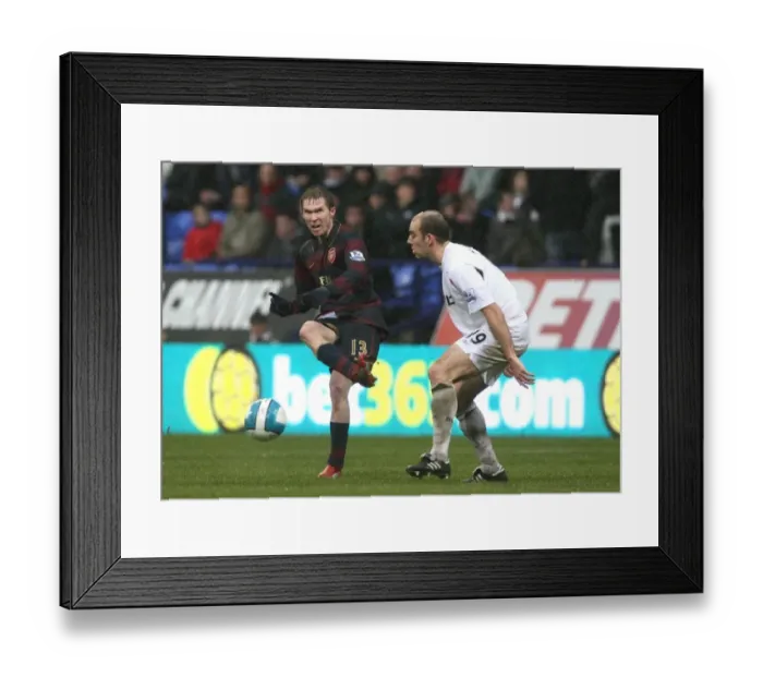 Framed Print : Alex Hleb (Arsenal) Gavin McCann (Bolton) Framed Print : Alex Hleb (Arsenal) Gavin McCann (Bolton)