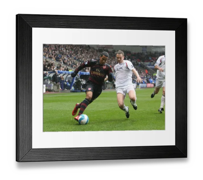Framed Print : Theo Walcott (Arsenal) Matt Taylor (Bolton)