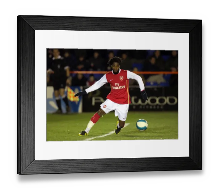 Framed Print : Alex Song (Arsenal) Framed Print : Alex Song (Arsenal)