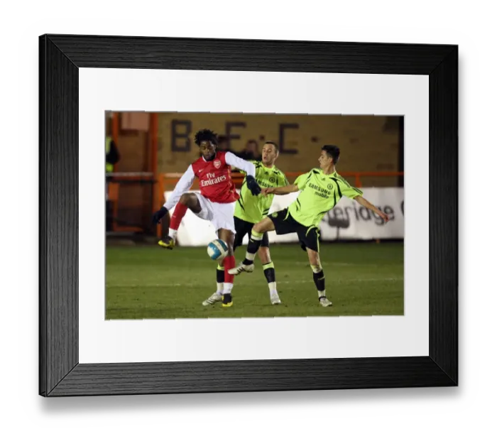 Framed Print : Alex Song (Arsenal) Jimmy Smith and Sergio Tejera Rordiguez (Chelsea) Framed Print : Alex Song (Arsenal) Jimmy Smith and Sergio Tejera Rordiguez (Chelsea)