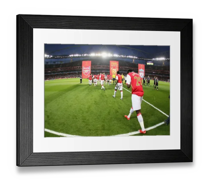 Framed Print : Arsenal and Liverpool line up before the match Framed Print : Arsenal and Liverpool line up before the match