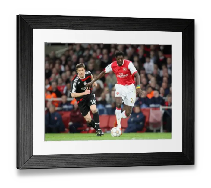 Framed Print : Emmanuel Adebayor (Arsenal) Xabi Alonso (Liverpool)