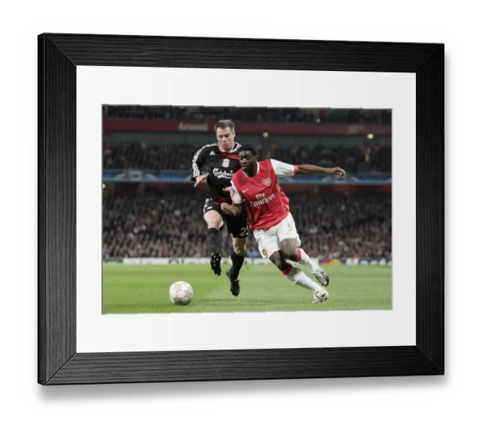 Framed Print : Kolo Toure (Arsenal) Jamie Carragher (Liverpool)