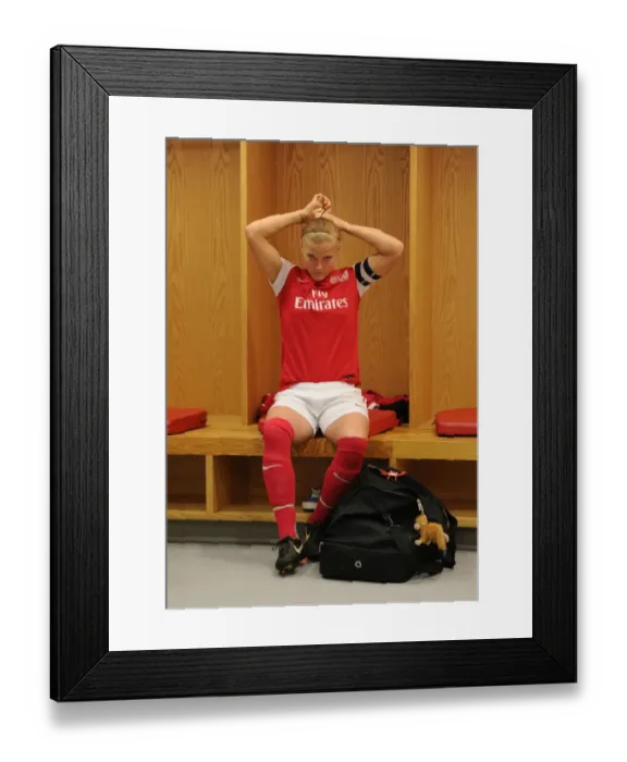 Framed Print : Arsenal Ladies vs. Chelsea LFC: Katie Chapman's Pre-Match Focus Framed Print : Arsenal Ladies vs. Chelsea LFC: Katie Chapman's Pre-Match Focus