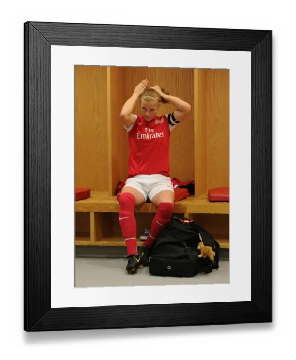 Framed Print : Katie Chapman: Focus and Determination before Arsenal Ladies vs Chelsea LFC