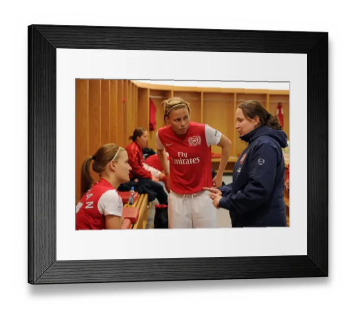 Framed Print : Arsenal Ladies vs Chelsea LFC: Manager Laura Harvey Prepares Her Team in the Changing Room Framed Print : Arsenal Ladies vs Chelsea LFC: Manager Laura Harvey Prepares Her Team in the Changing Room