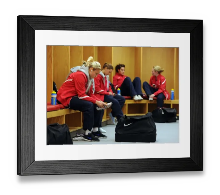 Framed Print : Steph Houghton: Arsenal Ladies Focus in the Changing Room Before Clash Against Chelsea Framed Print : Steph Houghton: Arsenal Ladies Focus in the Changing Room Before Clash Against Chelsea