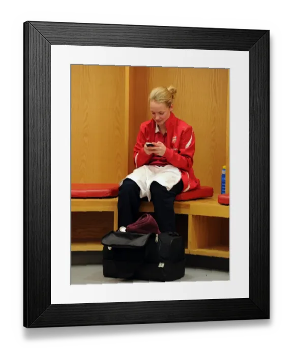 Framed Print : Arsenal Ladies vs. Chelsea LFC: Kim Little's Pre-Match Focus