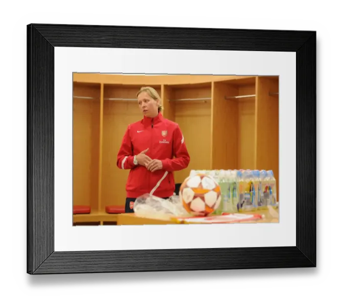 Framed Print : Jayne Ludlow (Arsenal). Arsenal Ladies 3: 1 Chelsea Ladies. FA Womens Super League