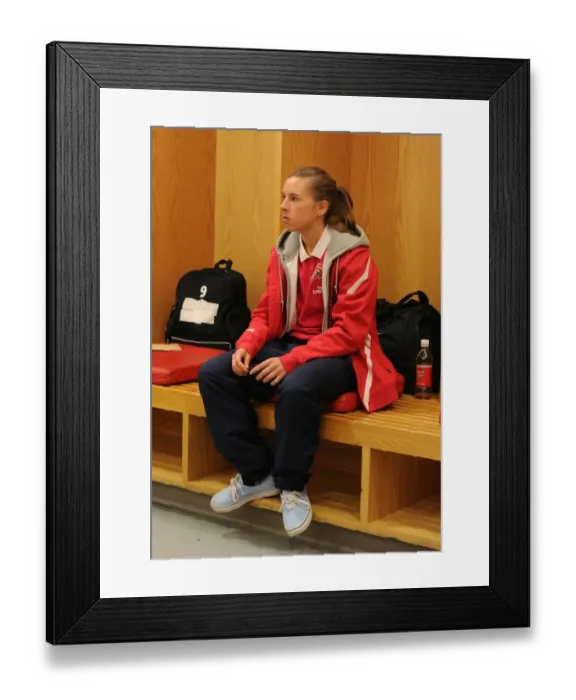 Framed Print : Arsenal Ladies vs Chelsea LFC: Jordan Nobbs Prepares for WSL Showdown at Emirates Stadium