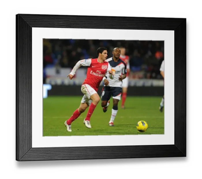 Framed Print : Bolton Wanderers v Arsenal - Premier League