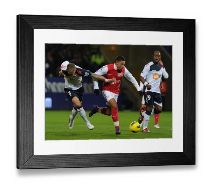 Framed Print : Alex Oxlade-Chamberlain Outmaneuvers Gretar Steinsson: A Premier League Moment, Bolton Wanderers vs Arsenal, 2012