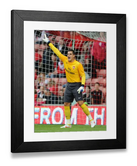 Framed Print : Vito Mannone in Action: Southampton vs. Arsenal - 2012 Pre-Season Framed Print : Vito Mannone in Action: Southampton vs. Arsenal - 2012 Pre-Season