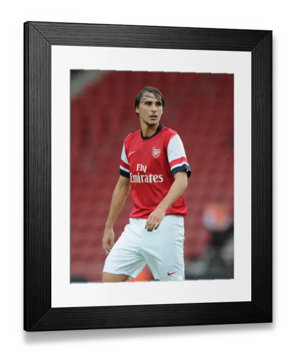 Framed Print : Arsenal's Ignasi Miquel in Action against Anderlecht in 2012 Pre-Season Friendly Framed Print : Arsenal's Ignasi Miquel in Action against Anderlecht in 2012 Pre-Season Friendly