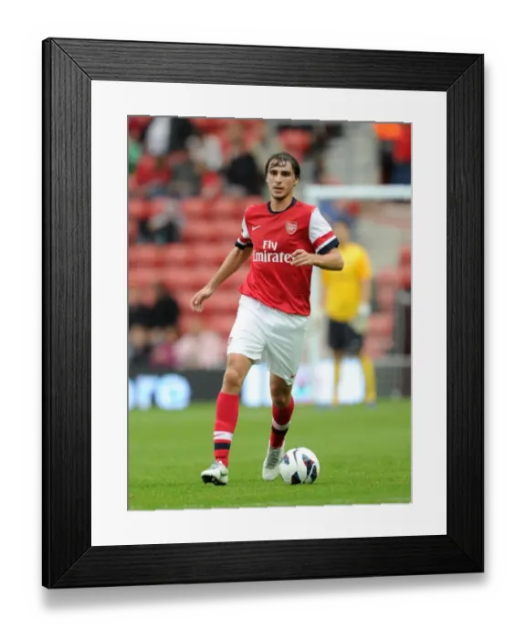 Framed Print : Ignasi Miquel in Pre-Season Action: Arsenal vs. Anderlecht (2012-13) Framed Print : Ignasi Miquel in Pre-Season Action: Arsenal vs. Anderlecht (2012-13)