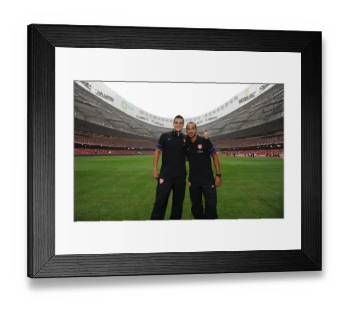 Framed Print : Arsenal FC: Walcott vs Mannone - Pre-Season Showdown with Manchester City in Beijing, 2012