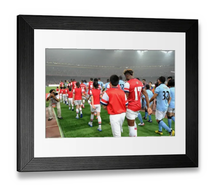 Framed Print : Alex Song (Arsenal) walsk out to the pitch. Arsenal 0: 2 Manchester City Framed Print : Alex Song (Arsenal) walsk out to the pitch. Arsenal 0: 2 Manchester City