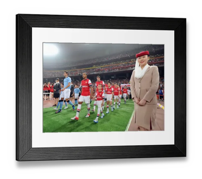 Framed Print : Theo Walcott (Arsenal) walks out to the pitch. Arsenal 0: 2 Manchester City