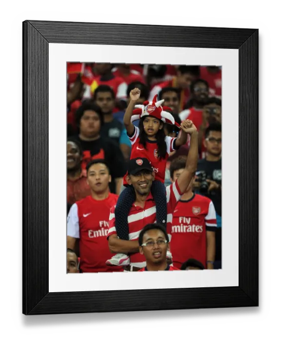 Framed Print : A Sea of Passionate Arsenal Fans in Kuala Lumpur (2012-13) Framed Print : A Sea of Passionate Arsenal Fans in Kuala Lumpur (2012-13)