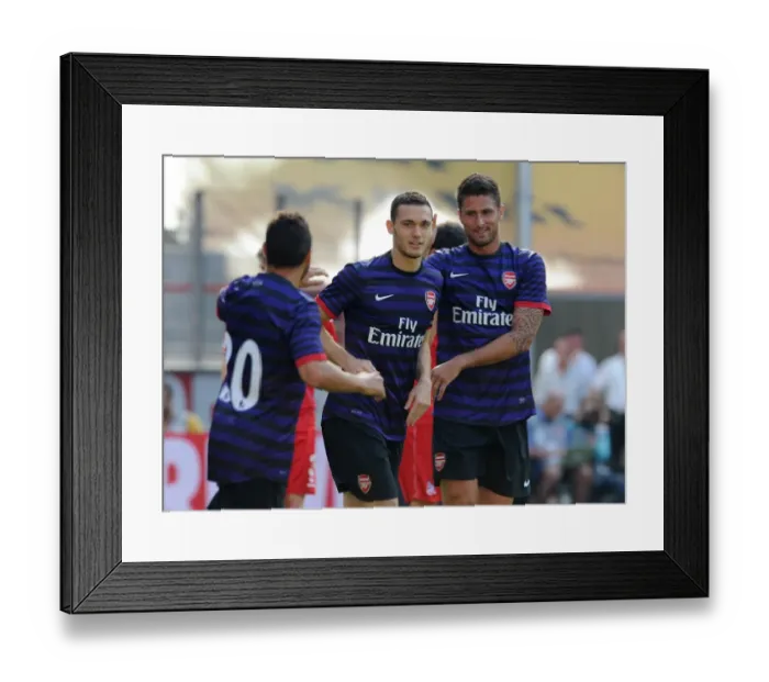 Framed Print : Thomas Vermaelen celebrates scoring Arsenals 1st goal with Santi Cazorla and Olivier Giroud Framed Print : Thomas Vermaelen celebrates scoring Arsenals 1st goal with Santi Cazorla and Olivier Giroud