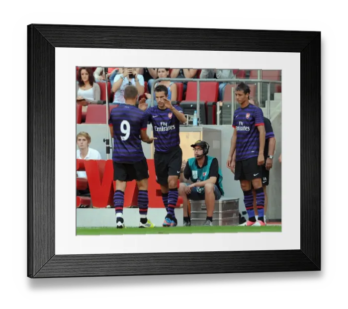 Framed Print : Robin van Persie comes on for Lukas Podolski (Arsenal). Cologne 0: 4 Arsenal
