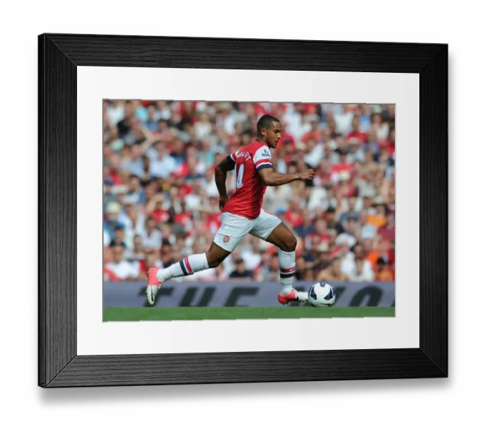 Framed Print : Theo Walcott in Action: Arsenal vs Sunderland, Premier League 2012-13 Framed Print : Theo Walcott in Action: Arsenal vs Sunderland, Premier League 2012-13