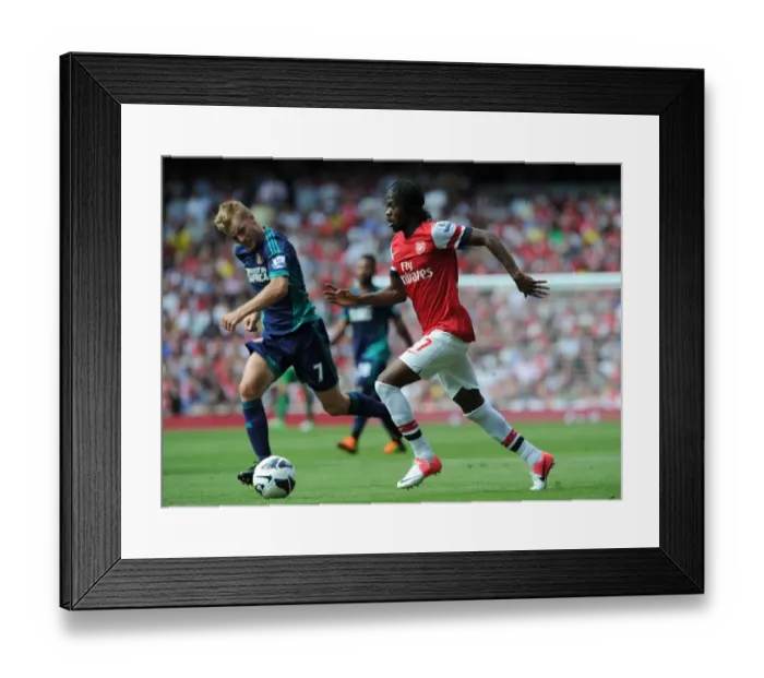 Framed Print : Gervinho Outpaces Larsson: Arsenal vs. Sunderland, Premier League 2012-13