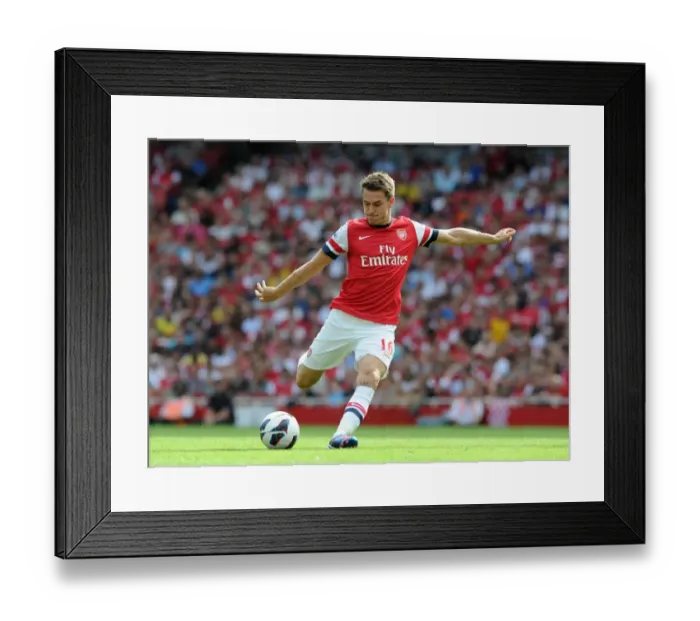 Framed Print : Aaron Ramsey in Action: Arsenal vs Sunderland, Premier League 2012-13