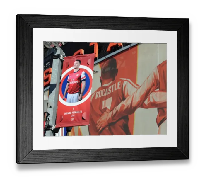 Framed Print : Arsenal's New Captain Thomas Vermaelen Leads the Way: Arsenal v Sunderland, Premier League 2012-13