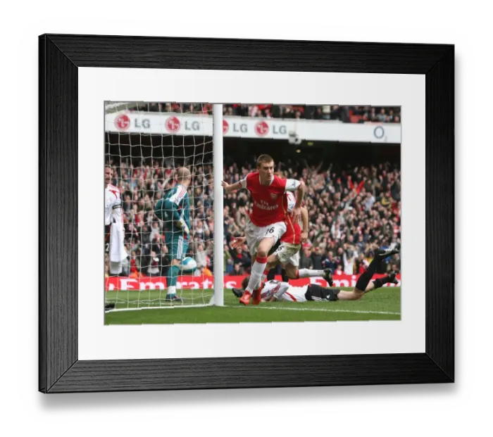 Framed Print : Bendtner's Thrilling Goal: Arsenal vs Liverpool, 2008