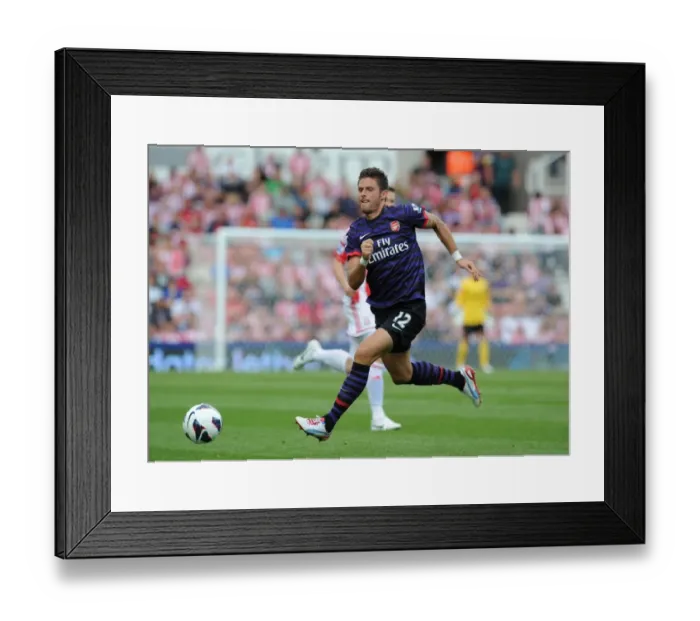 Framed Print : Olivier Giroud in Action: Arsenal vs Stoke City, Premier League 2012-13 Framed Print : Olivier Giroud in Action: Arsenal vs Stoke City, Premier League 2012-13