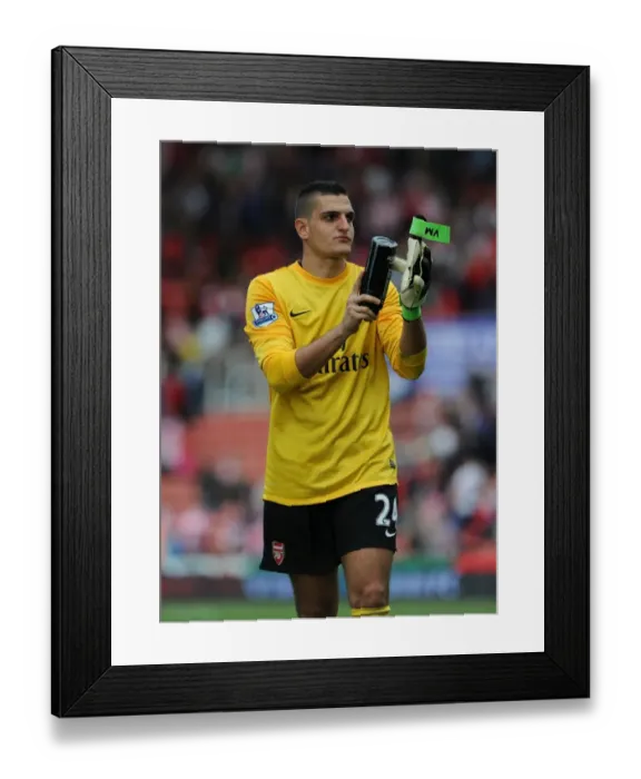 Framed Print : Vito Mannone Bids Farewell: Stoke City vs. Arsenal, 2012-13 Premier League