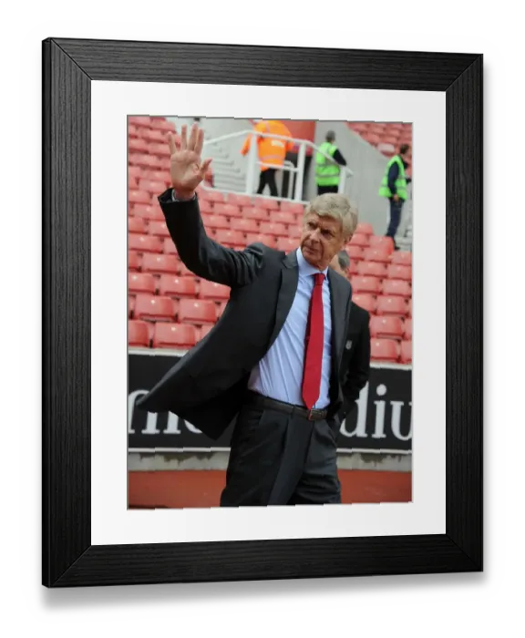 Framed Print : Arsene Wenger Waves to Arsenal Fans Before Stoke City Match (2012-13) Framed Print : Arsene Wenger Waves to Arsenal Fans Before Stoke City Match (2012-13)
