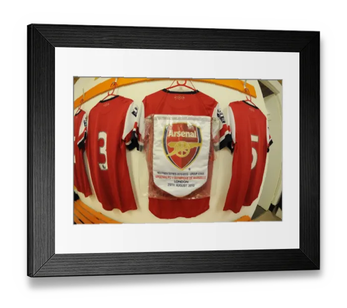 Framed Print : Arsenal Changing Room: Arsenal U19 vs Marseille, NextGen Series