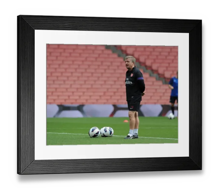 Framed Print : Terry Burton Leads Arsenal U21s Against Blackburn Rovers U21s at Emirates Stadium (2012-13)