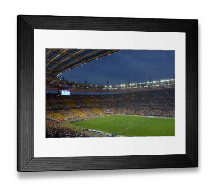 Framed Print : Arsenal fans in the Stade de France