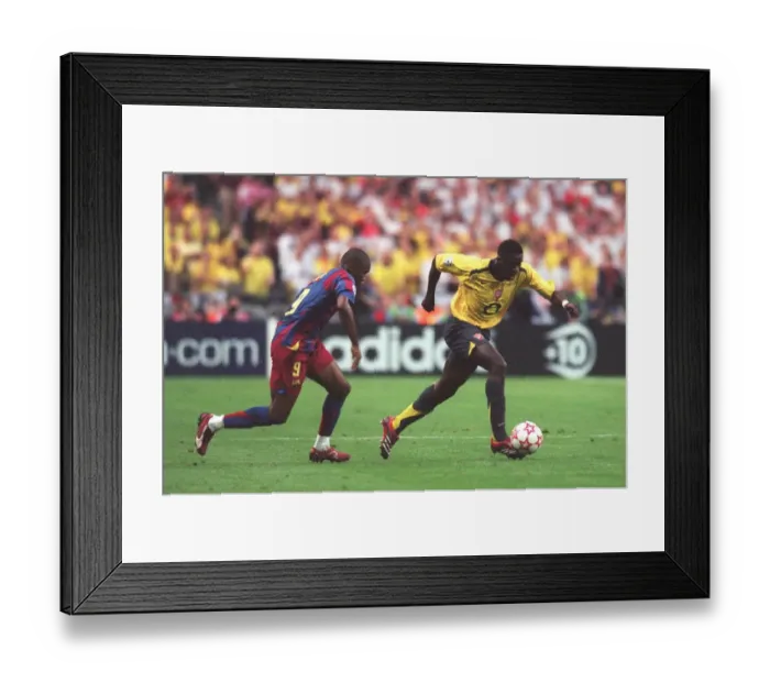 Framed Print : Kolo Toure (Arsenal) Samule Eto o (Barcelona) Framed Print : Kolo Toure (Arsenal) Samule Eto o (Barcelona)