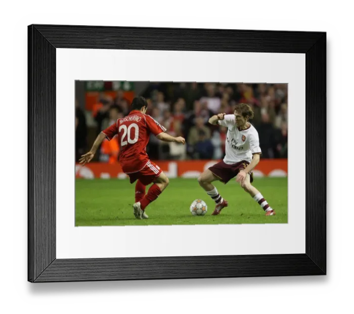 Framed Print : Alex Hleb (Arsenal) Javier Mascherano (Liverpool) Framed Print : Alex Hleb (Arsenal) Javier Mascherano (Liverpool)