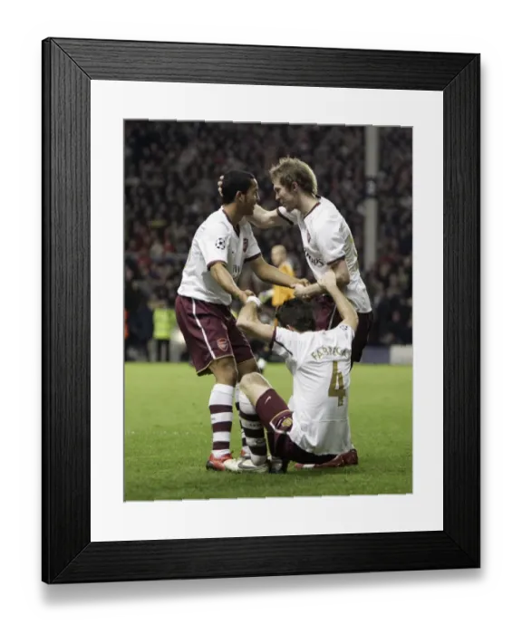 Framed Print : Cesc Fabregas and Alex Hleb celebrate Arsenals 2nd goal with the creator Theo Walcott